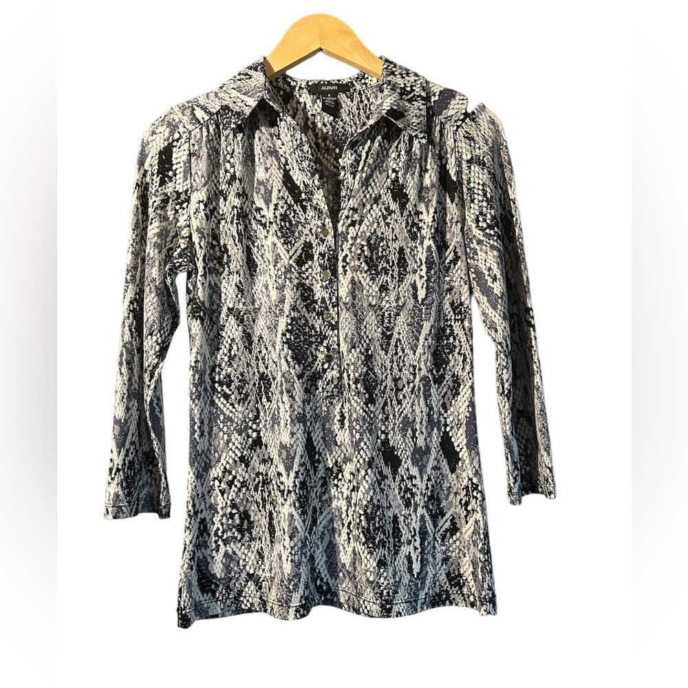 ALFANI Gray Snakeskin Print Silver Button Down Long Sleeve Collared Blouse